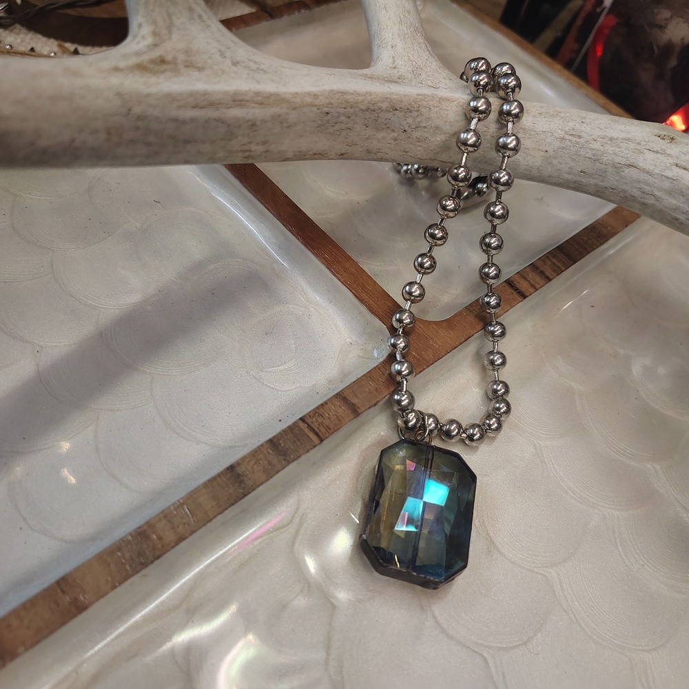 Iridescent Pendant Necklace